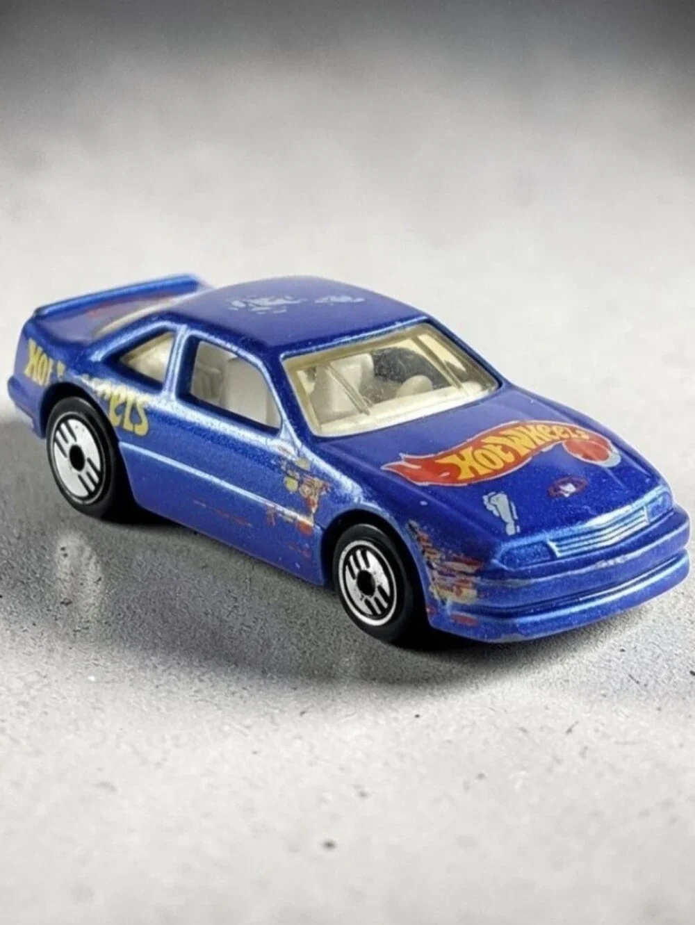 1996 Hot Wheels #1 Lumina Stocker HW Race Team Edition Die-Cast1:64 Race Car Toy